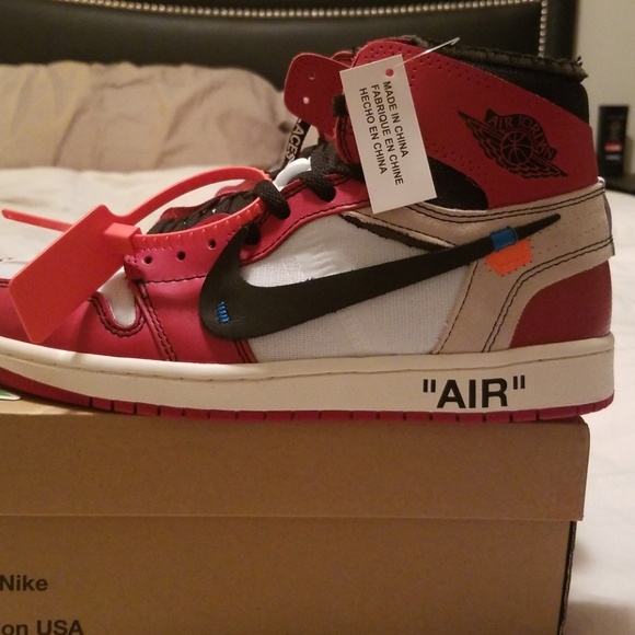 Off White Jordan 1 (Chicago Colorway) - Picture 6 of 8